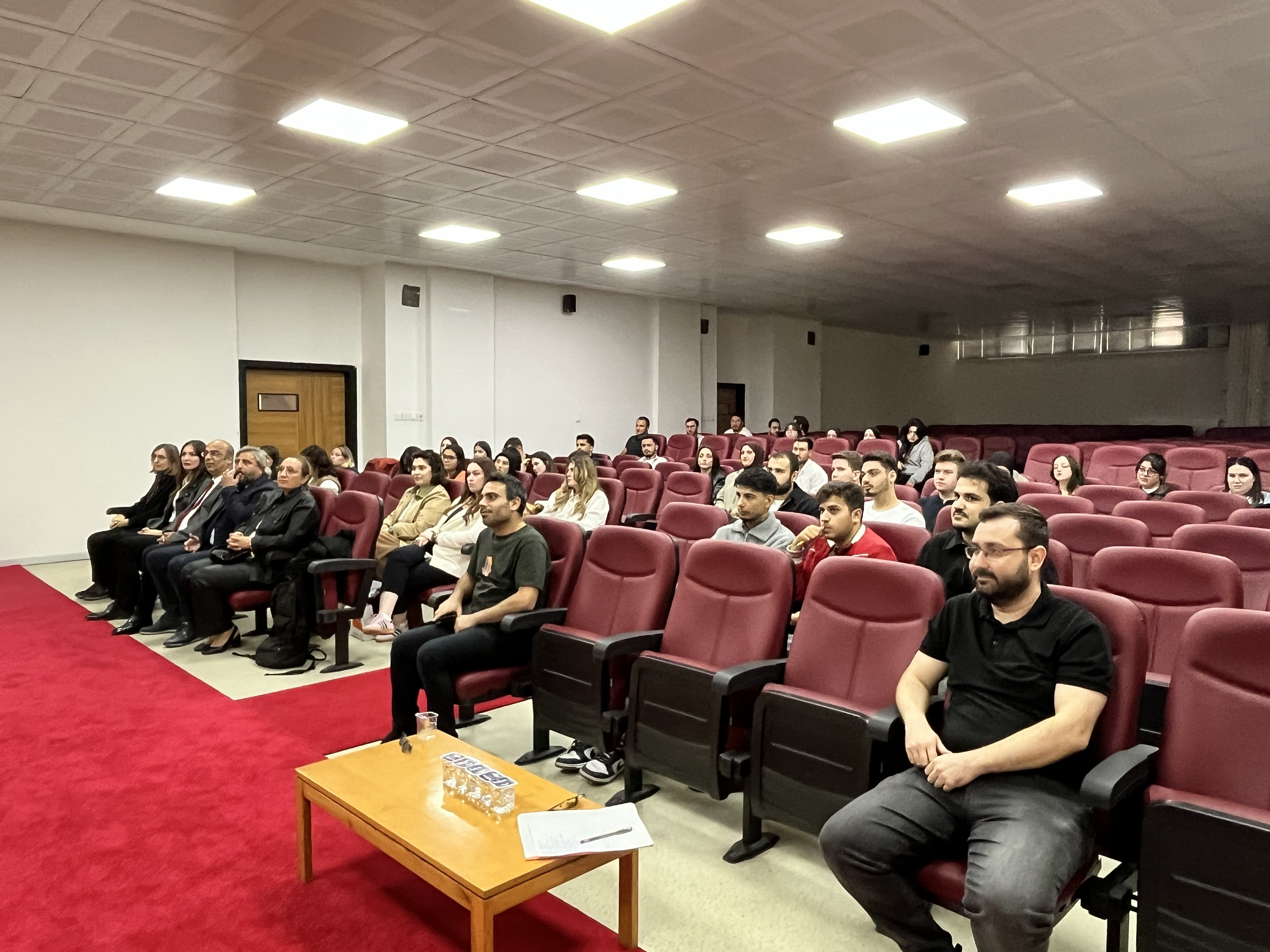 Ekonometri Mezunları Öğrencilerle Buluştu